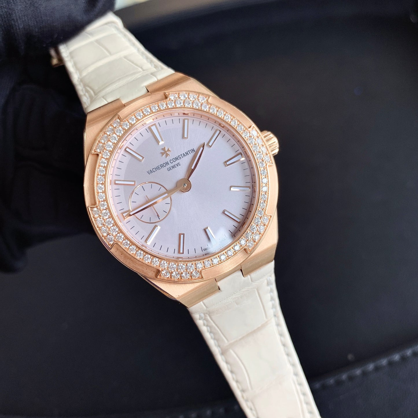Vacheron Constantin 2305V/000R-B077 Overseas