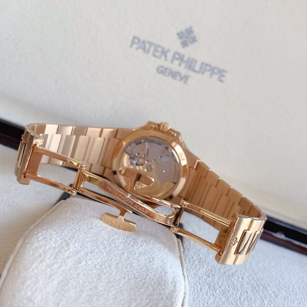 Patek Philippe 7118/1200R-001 Nautilus